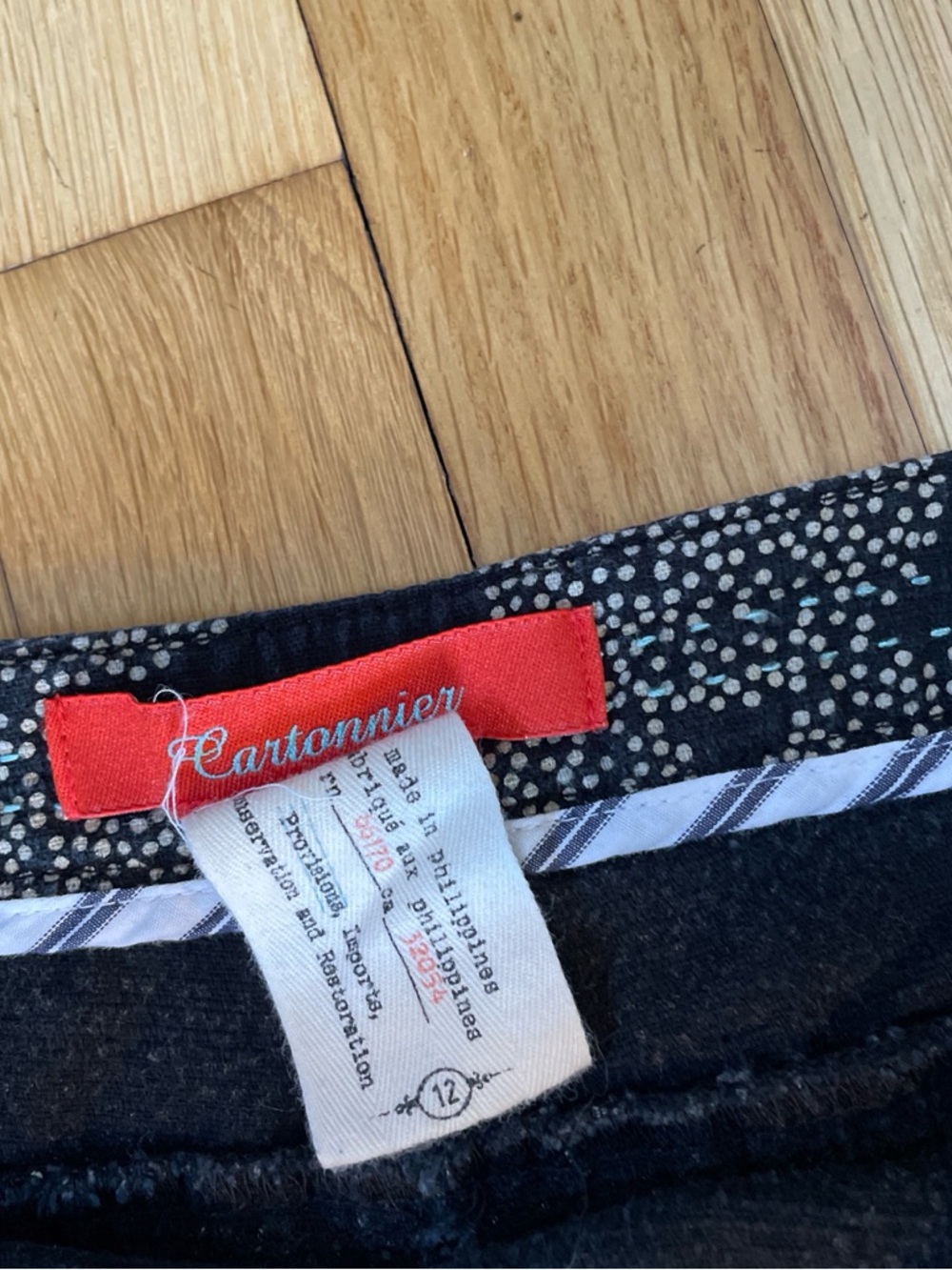 Shorts - Picture 2 of 3